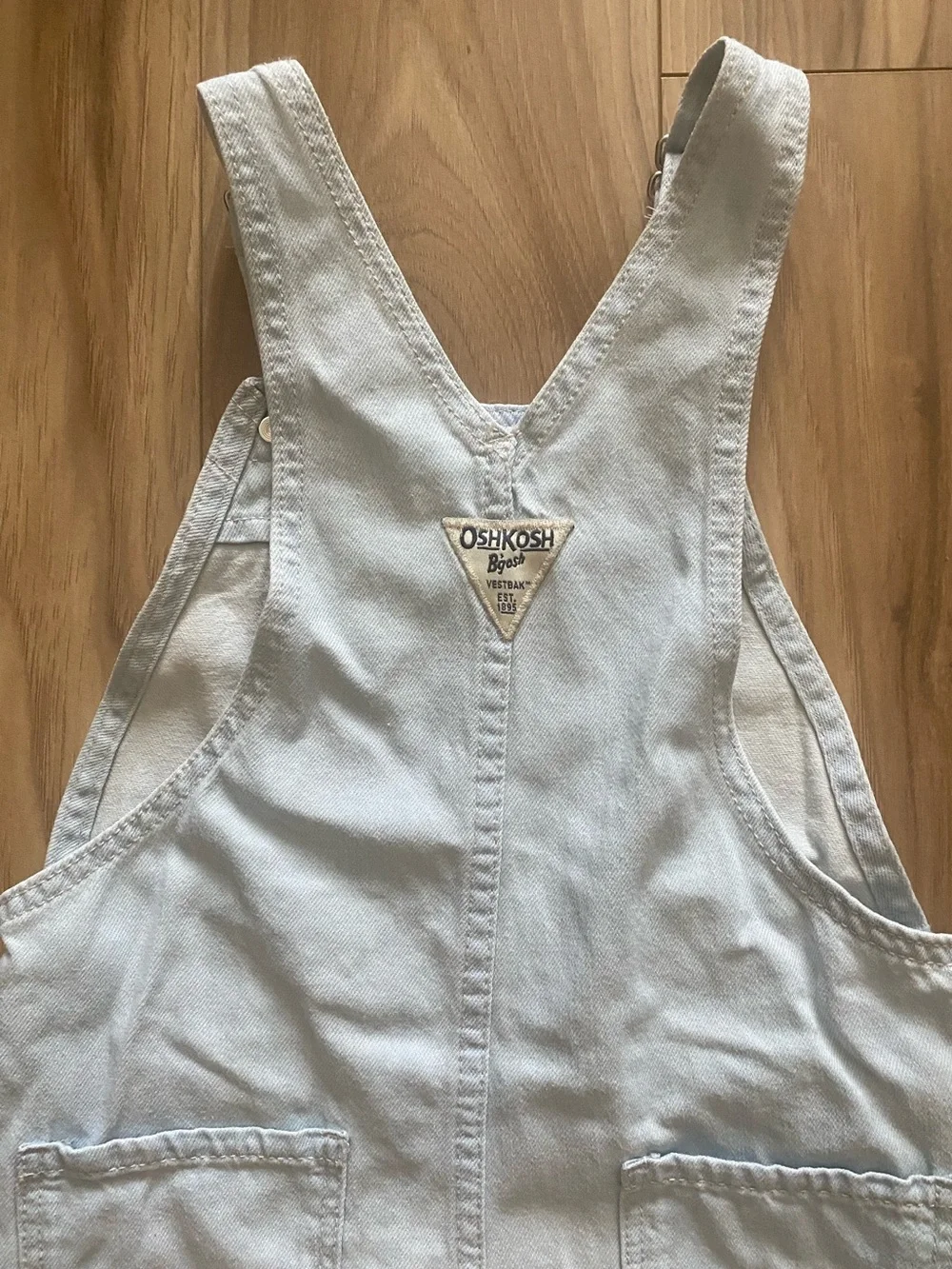 OshKosh B'gosh Light Blue Denim Shortalls with Ruffle Pockets Size 5 Toddler